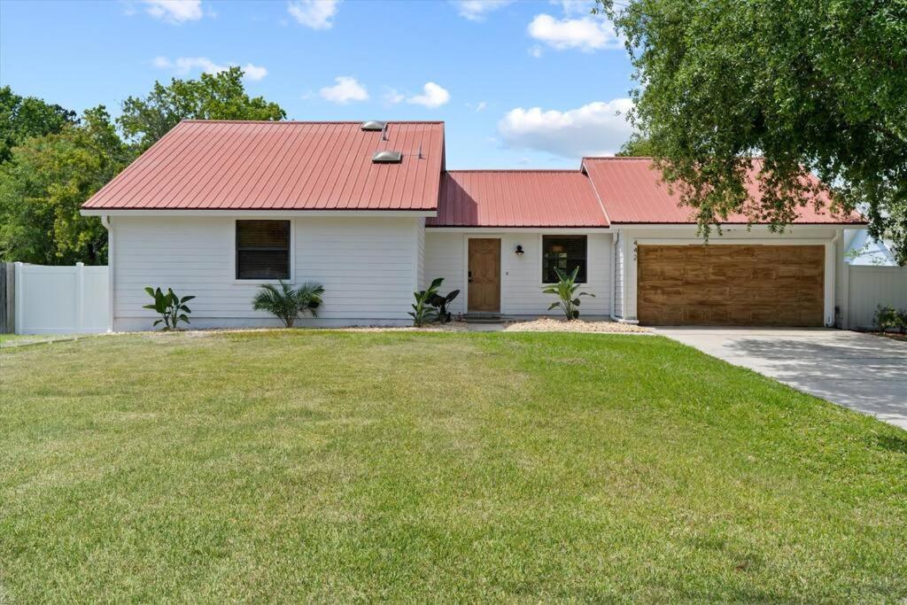 Spacious Home Near Beach, Large Yard, Game Room And Dog Friendly Jacksonville Kültér fotó
