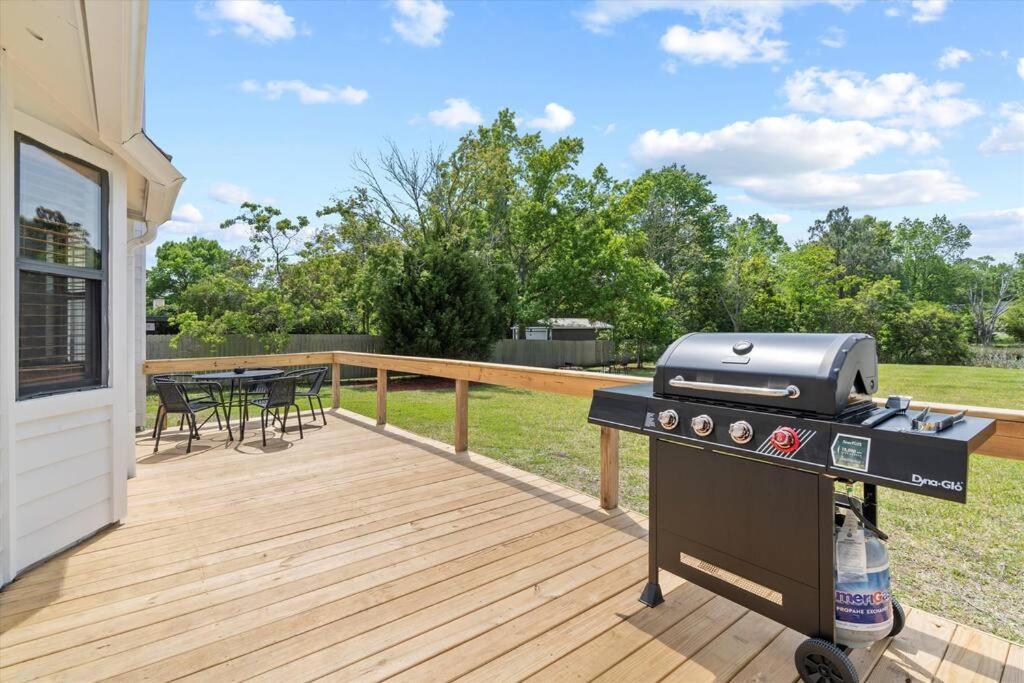 Spacious Home Near Beach, Large Yard, Game Room And Dog Friendly Jacksonville Kültér fotó