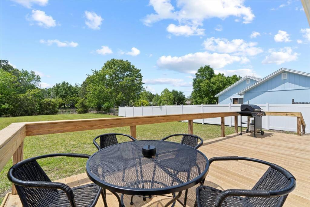Spacious Home Near Beach, Large Yard, Game Room And Dog Friendly Jacksonville Kültér fotó
