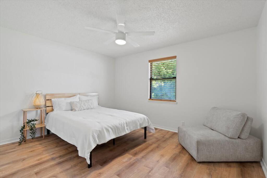 Spacious Home Near Beach, Large Yard, Game Room And Dog Friendly Jacksonville Kültér fotó